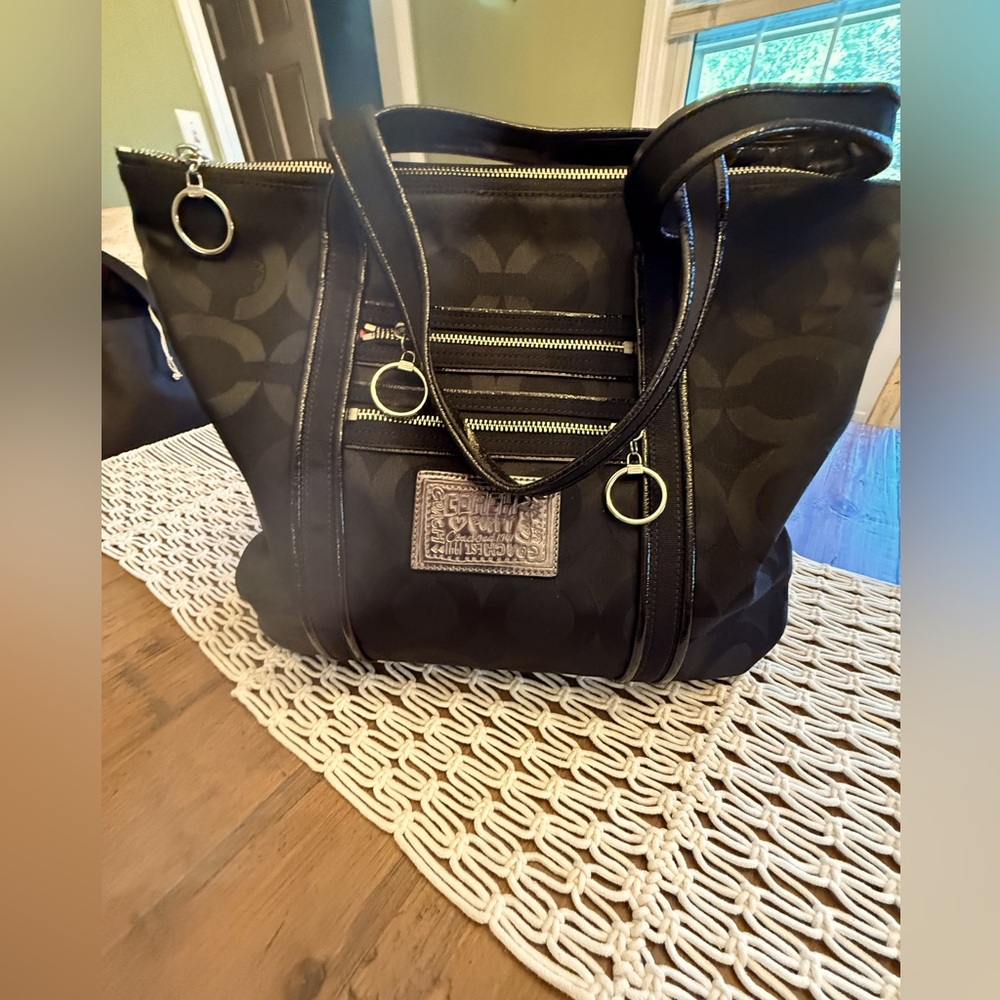 Coach Poppy Op Art Black Canvas Glam Tote.  Excellent Condition. NWOT.